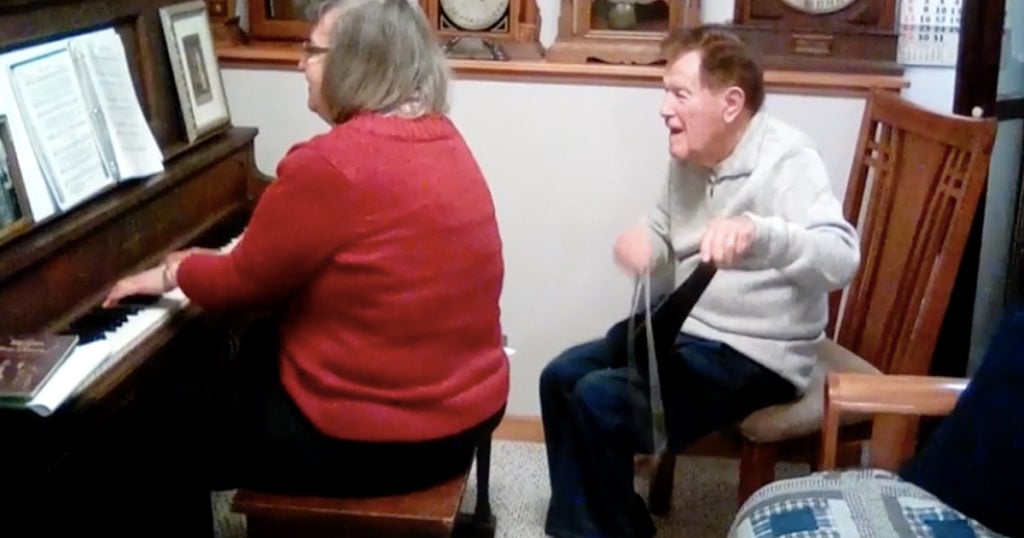 93-Year-Old Plays 'Just As I Am' Classic Hymn On Saw