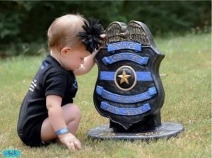 godupdates 3 year old daughter honors fallen police officer dad 1