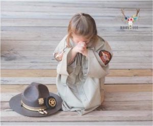 godupdates 3-year-old daughter honors fallen police officer dad 2