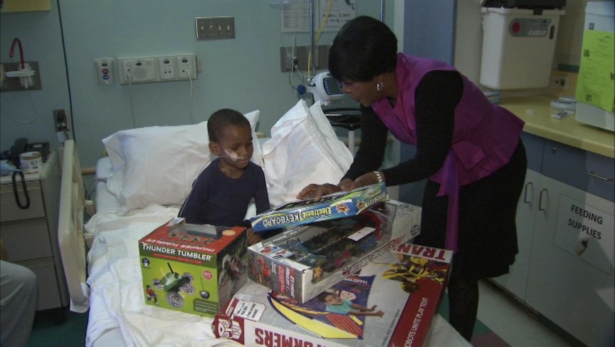 godupdates cafeteria worker saved money christmas gifts sick children 2