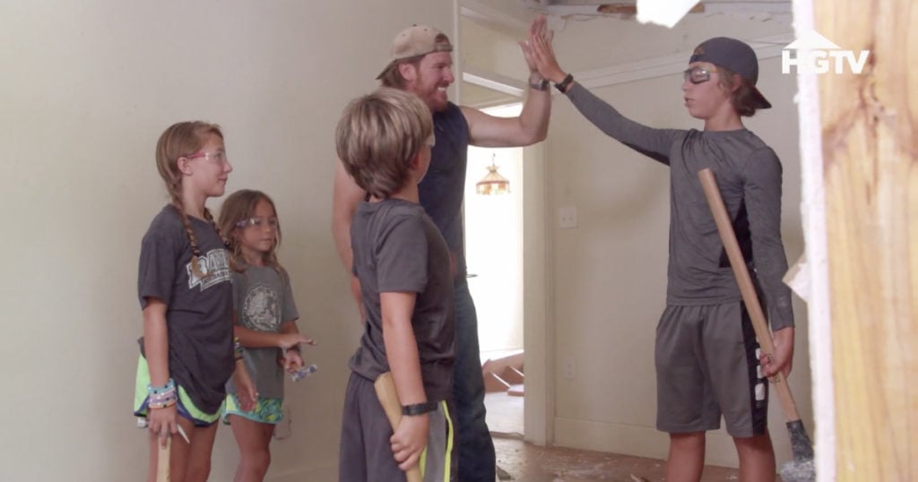 chip gaines brings his kids to construction sites_1