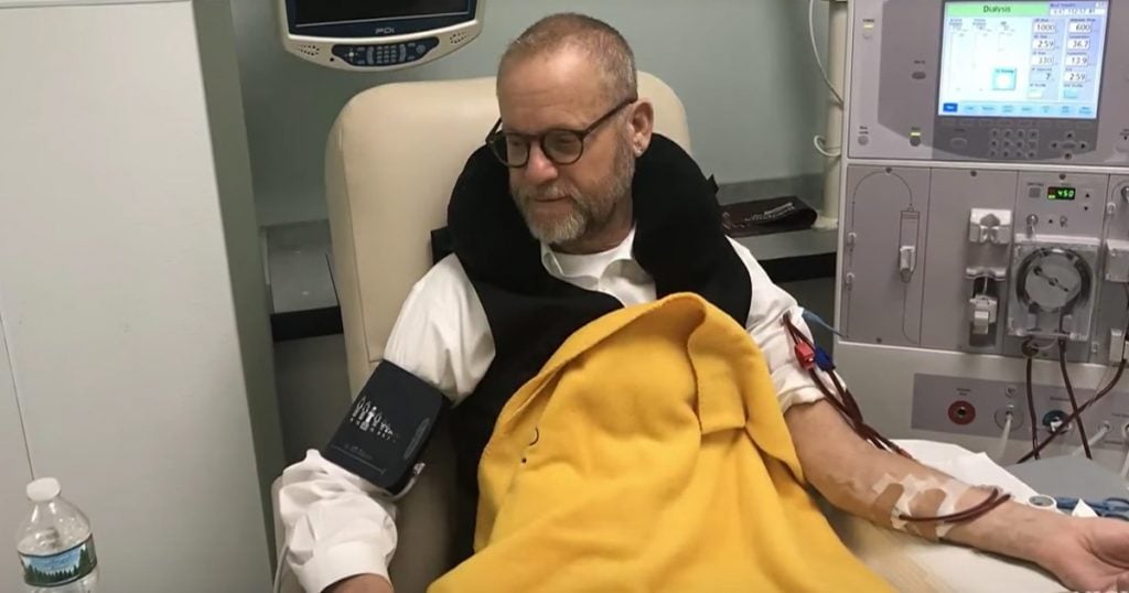 Man Gets A Kidney After Wearing A T-Shirt To Walk Disney World