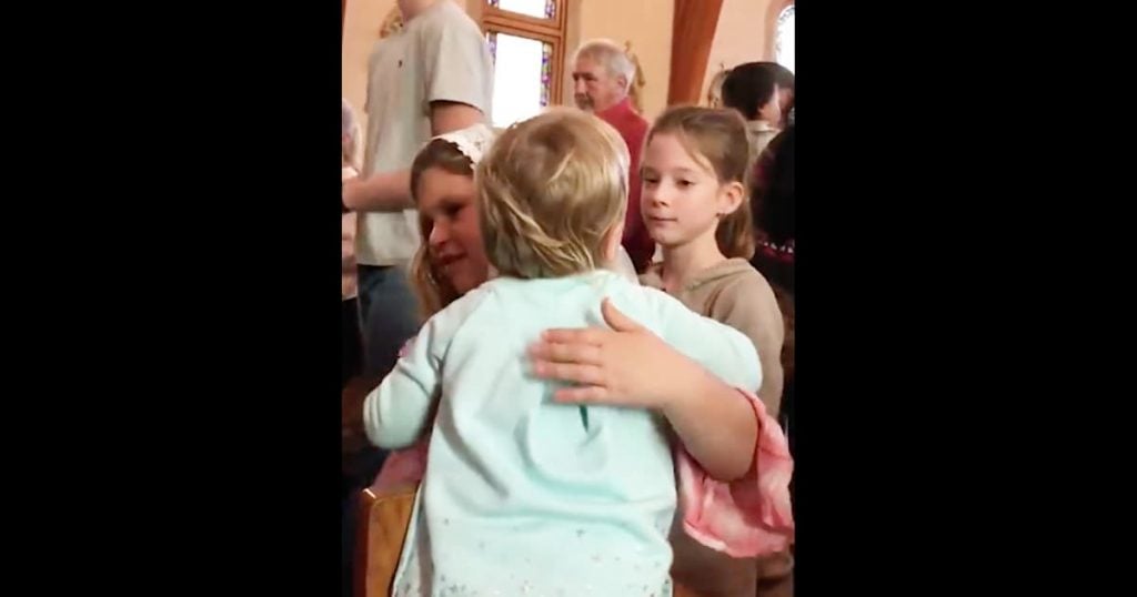 Little Girl Hugs Everyone At Church_GodUpdates