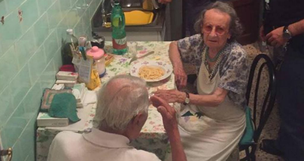 godupdates police fix meal for lonely elderly couple 1