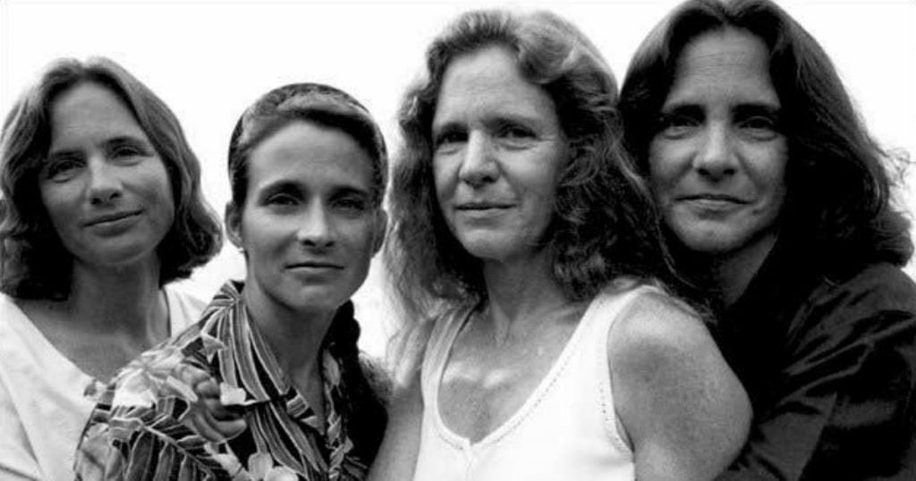 godupdates same photo of 4 sisters for 43 years 21