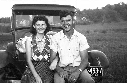 Kenneth and Helen post for a picture in 1941.
