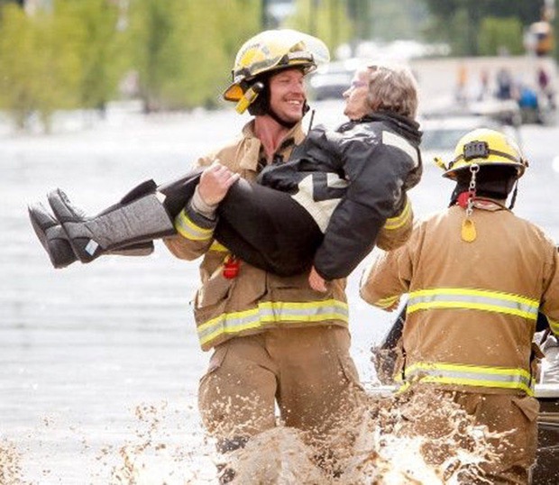 Firefighter gets married, saves life of a choking guest – Orange