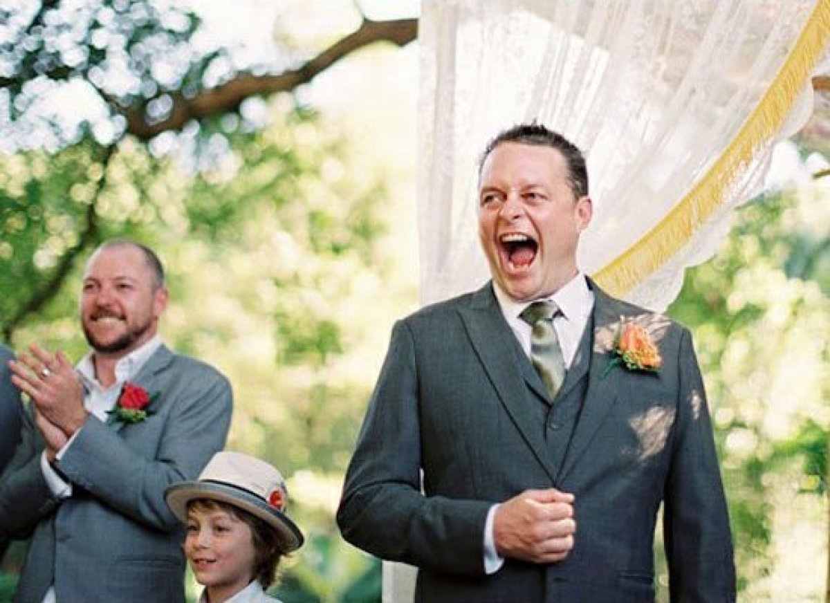 Жених когда вышел. Невеста эмоции. "А вот и женихи". Groom Reaction. The Groom faces away from the Bride.