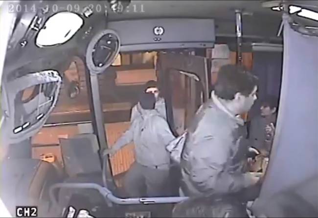 A Purse Snatcher Learns A Lesson From A Quick Thinking Bus Driver Whoa