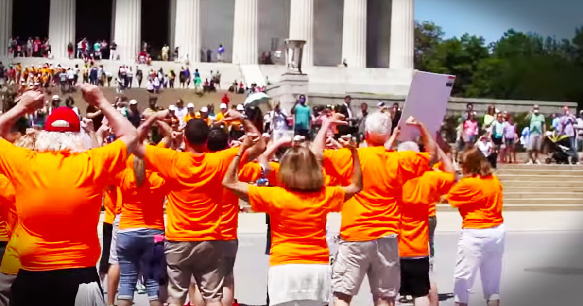 This Flash Mob Transformed The Nation's Capitol For a Great Cause. By 4