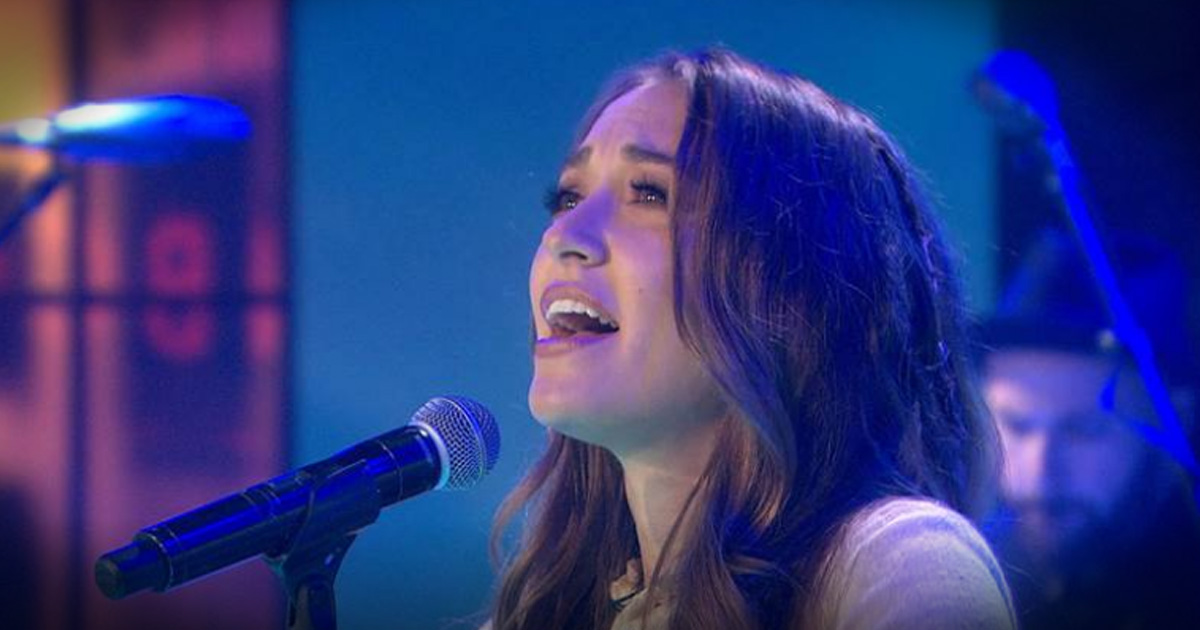 Lauren Daigle Is Worshipping The Lord On National TV With Her Song 'How