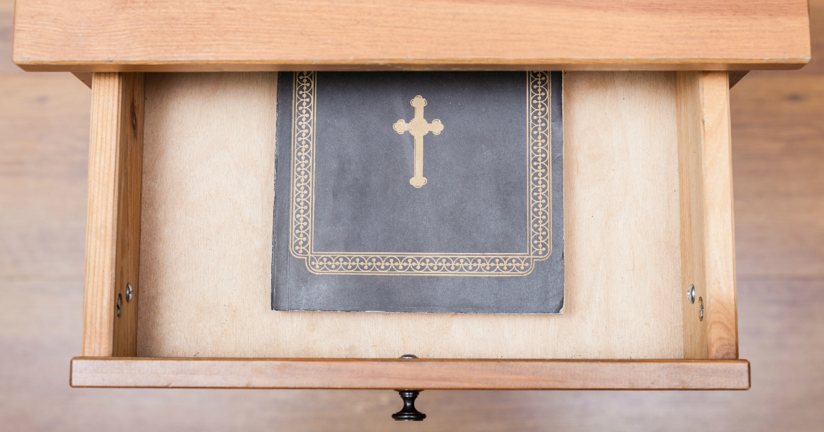 bibles-are-vanishing-from-hotel-drawers-and-here-s-why-millennials-are