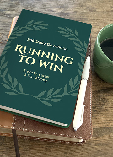 Running To Win: 365 Daily Devotions